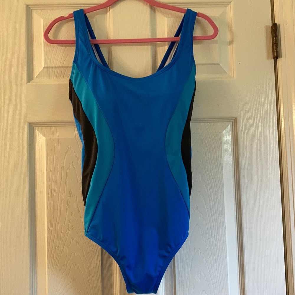 NWOT Lands End Athletic Swimsuit 16p